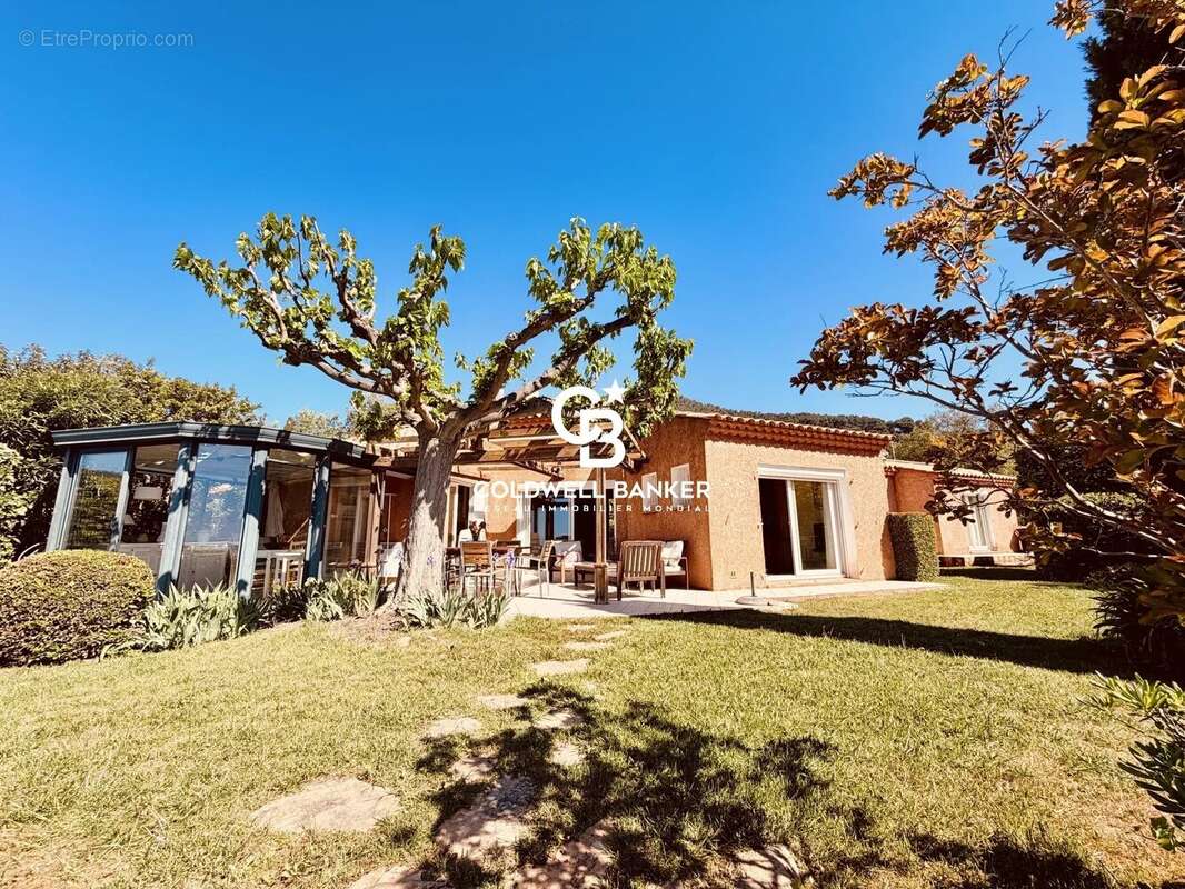 Maison à CARQUEIRANNE