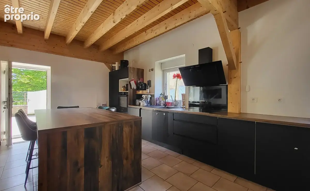 Maison de village, Cressia, 193 m² - photo 2