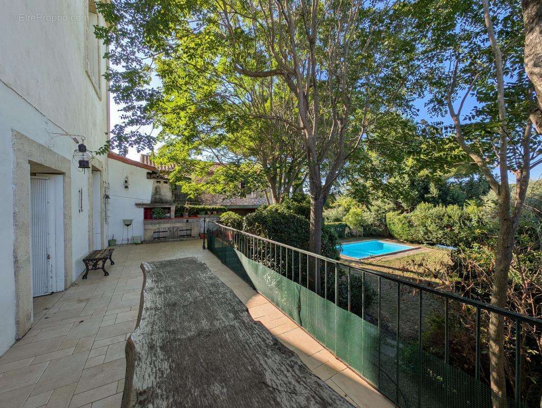 Maison à MONTBAZIN