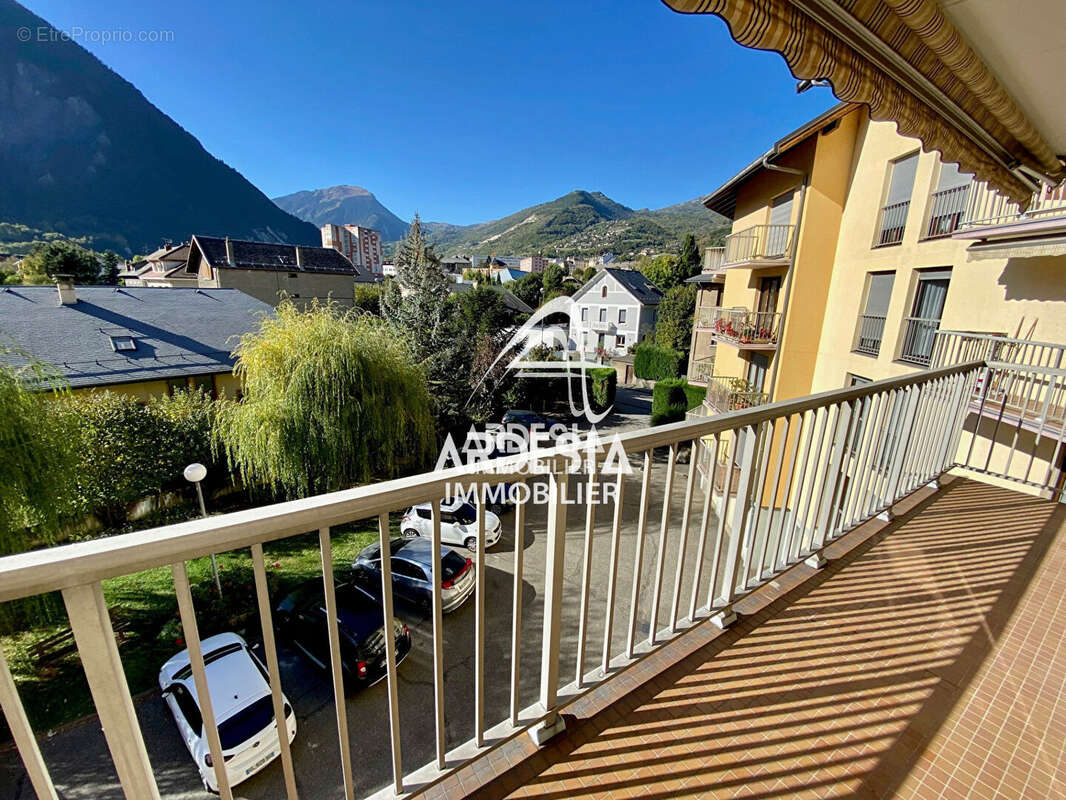 À vendre à Saint-Jean-de-Maurienne   Appartement lumineux avec balcon et garage - photo 11