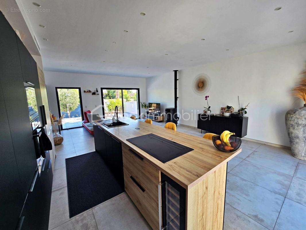 Maison t4 96 m² – terrain 535 m² – entièrement reconstruite en 2020 – piscine – garage - photo 6