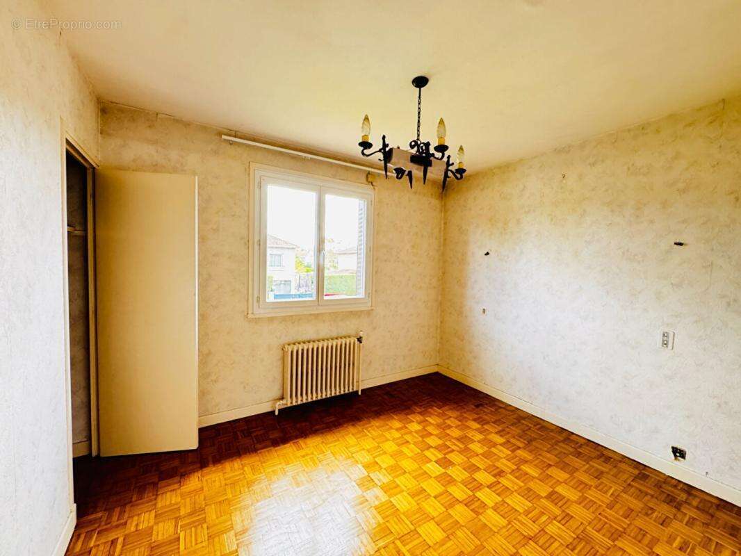 Maison à MABLY