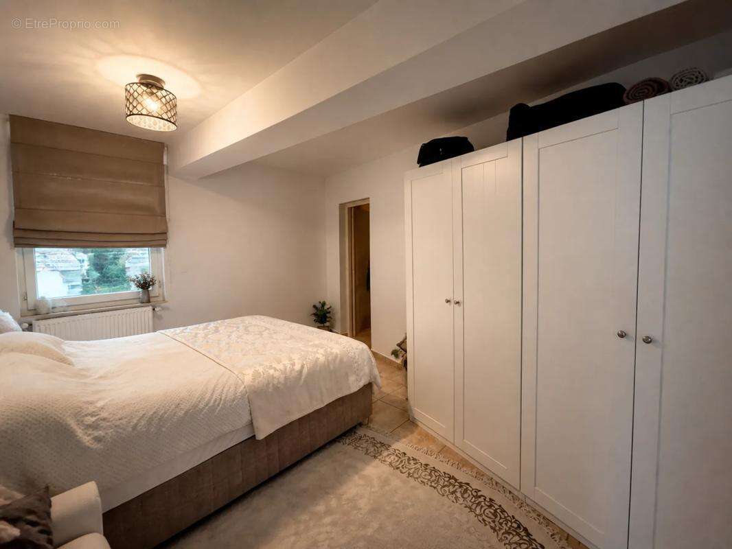 Maison de 4 pièces de 275 m² à Bourges - photo 6