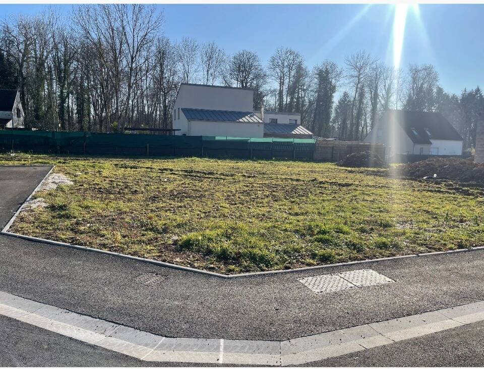 Terrain à GRETZ-ARMAINVILLIERS