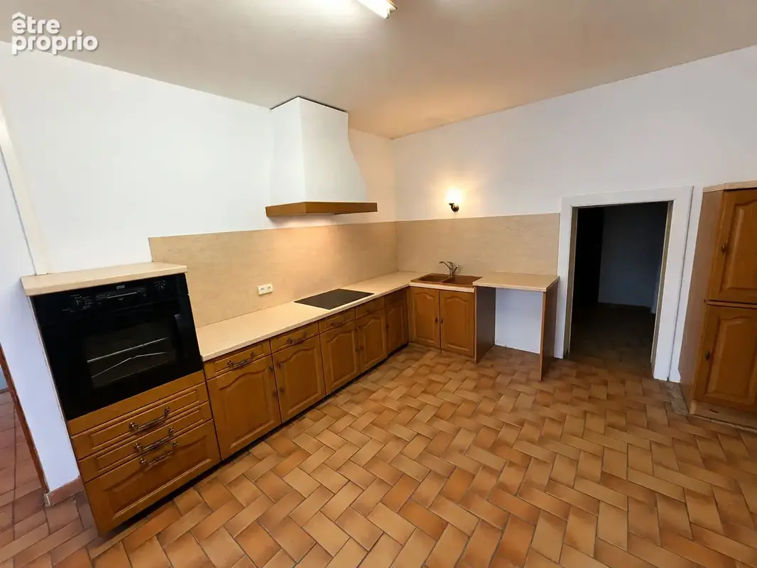 Beaufai - Longère en silex et brique de 104 m², grand grenier aménageable - photo 2