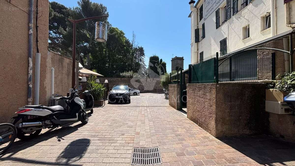 Appartement à MANDELIEU-LA-NAPOULE