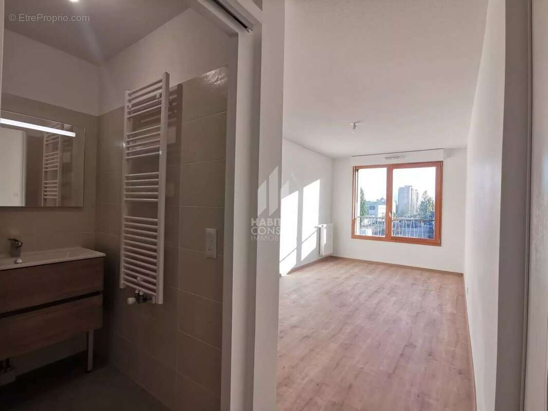 Appartement à LE PONT-DE-CLAIX