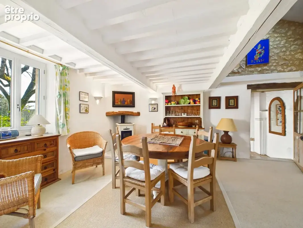 Résidence de campagne isolée avec cinq chambres, une piscine et des belles vues - photo 10