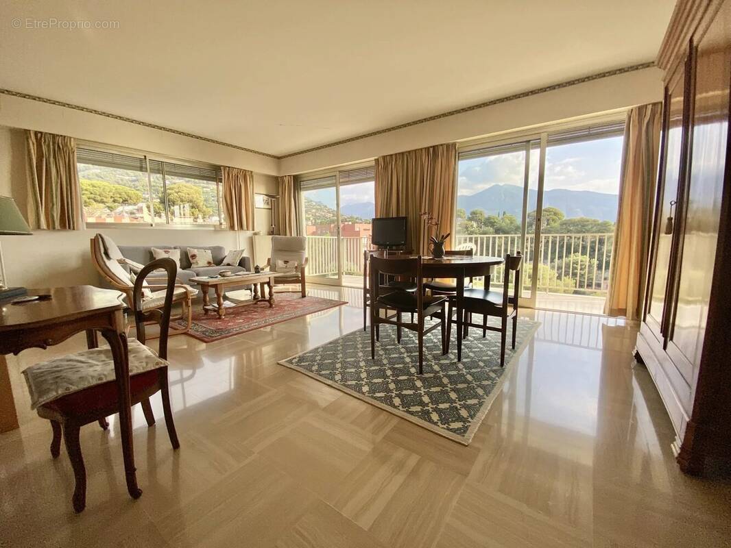 Appartement à ROQUEBRUNE-CAP-MARTIN