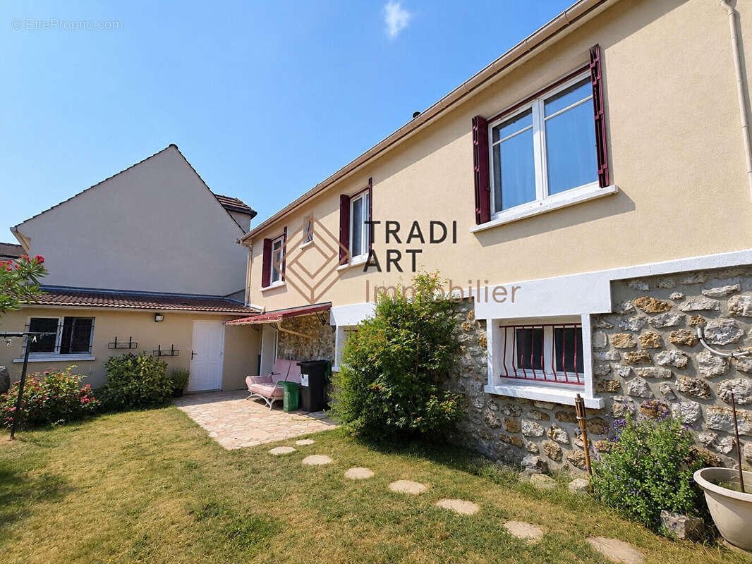 Pavillon a vendre sainte-genevieve-des-bois avec dépendance - photo 11
