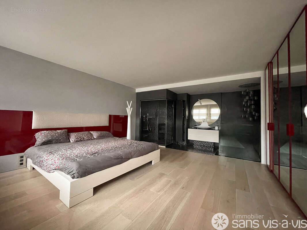 Appartement à SURESNES