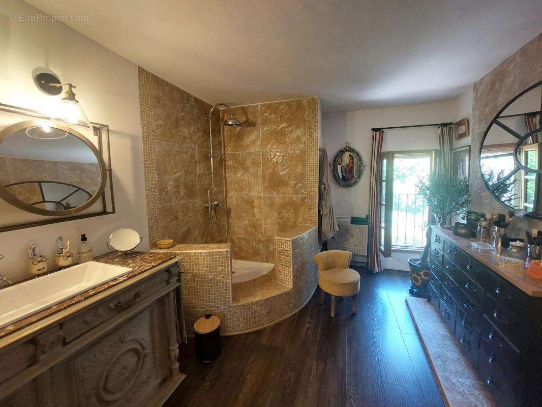 Maison à ALLEGRE-LES-FUMADES