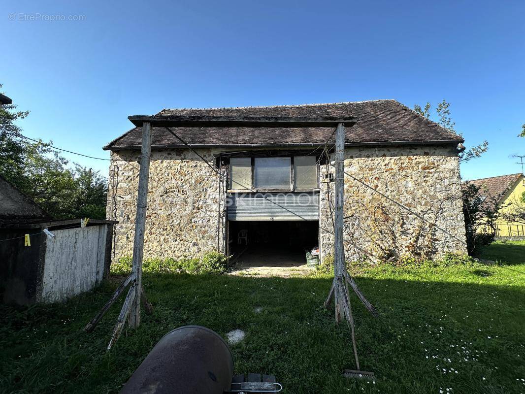 Maison à LA BROSSE-MONTCEAUX