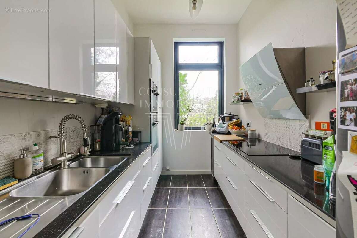 Appartement à NEUILLY-SUR-SEINE