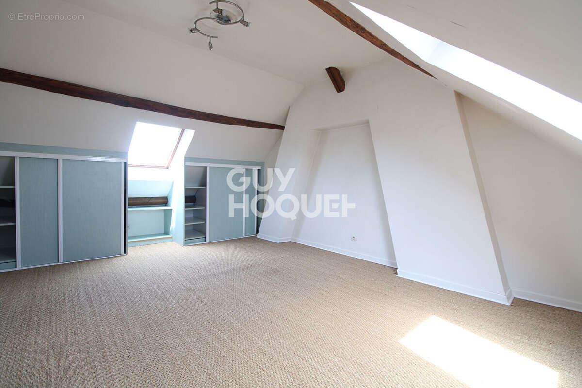 Appartement à COUBERT