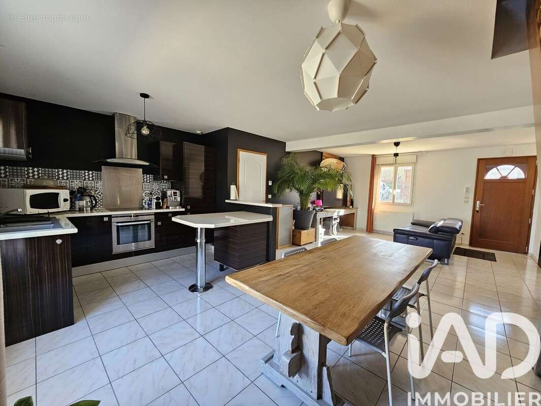 Photo 2 - Maison à MONTFORT-LE-GESNOIS