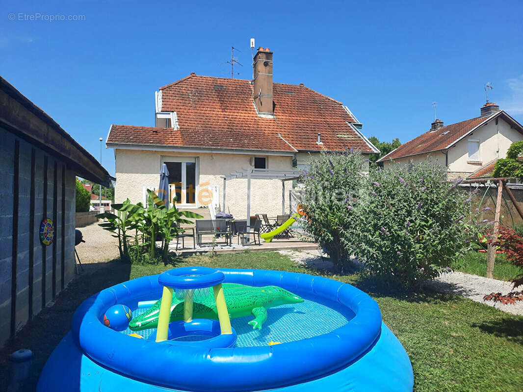 Maison mitoyenne rénovée à Tavaux - photo 2