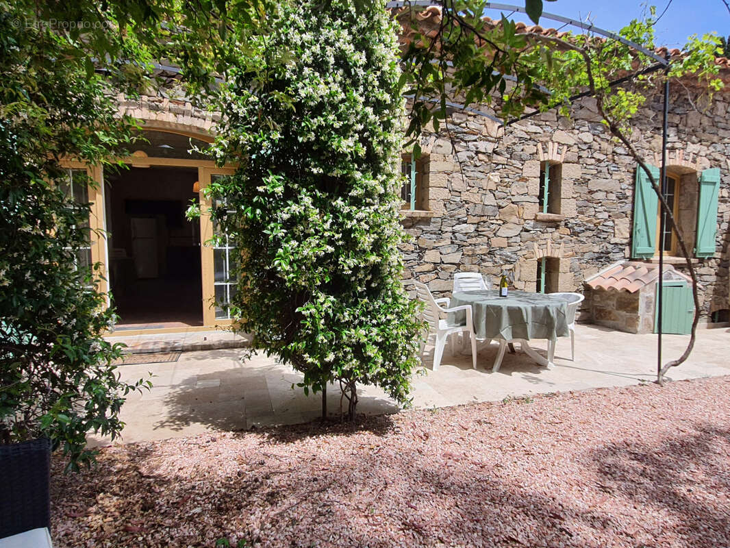 Maison à LA GARDE-FREINET