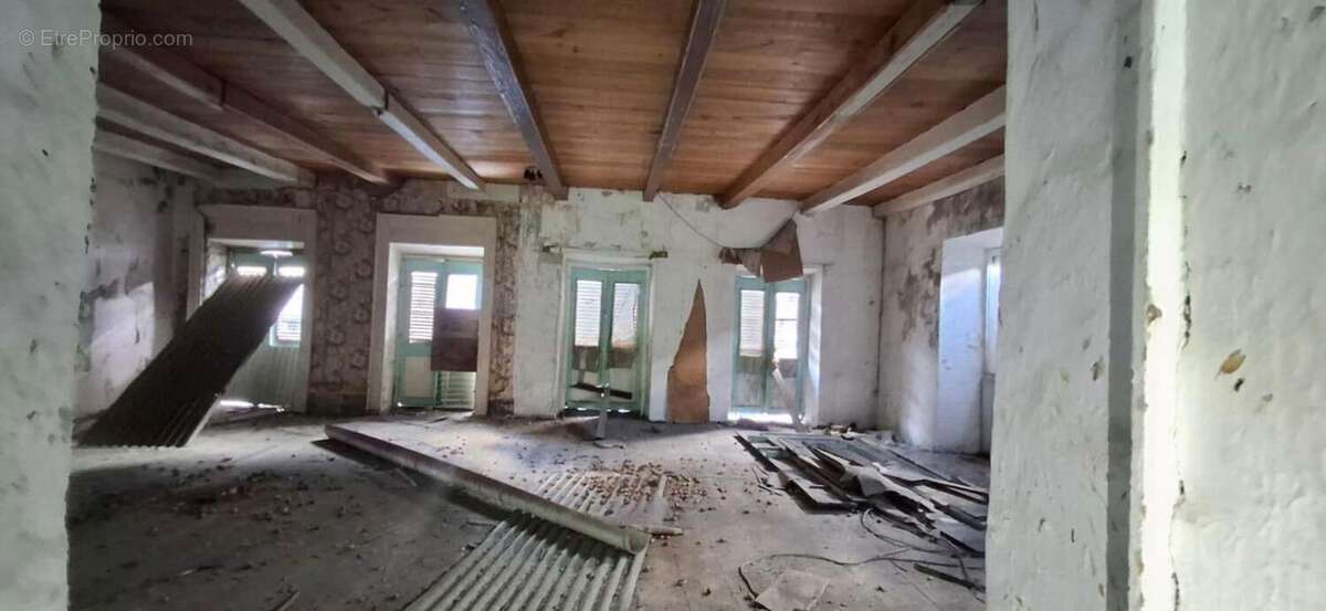 Commerce à BASSE-TERRE