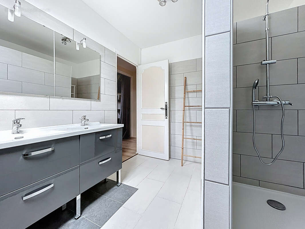 Maison à NEUFMESNIL