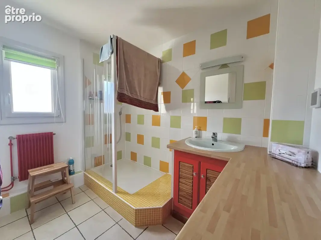 Charmante maison mitoyenne de 4 pièces avec garage et terrasse - Mions - photo 13