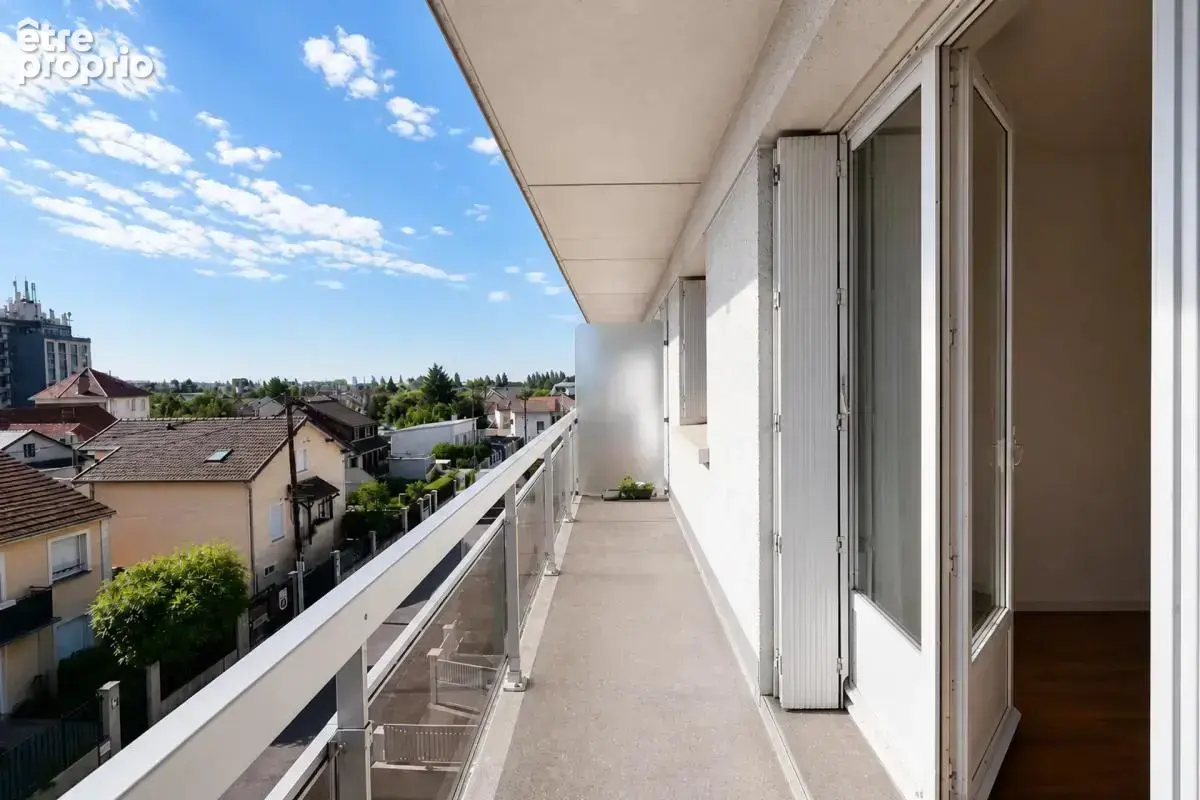 Appartement à LES PAVILLONS-SOUS-BOIS