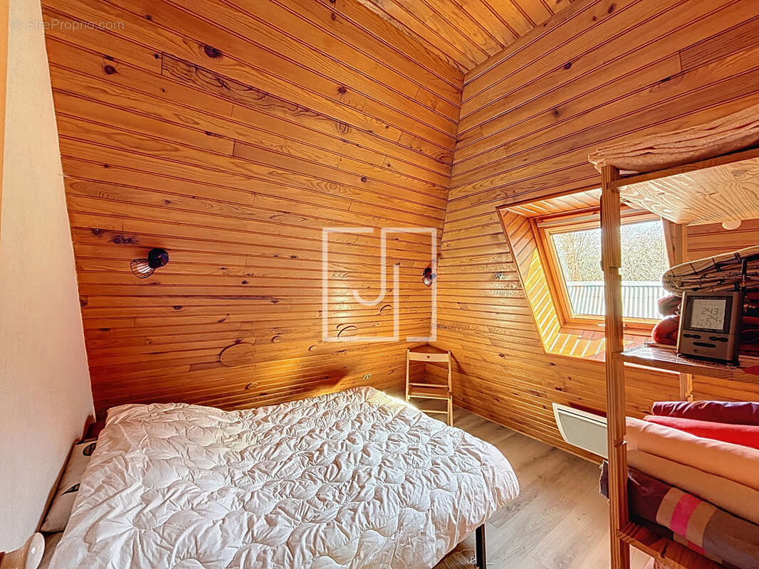 Maison à LE LAUZET-UBAYE