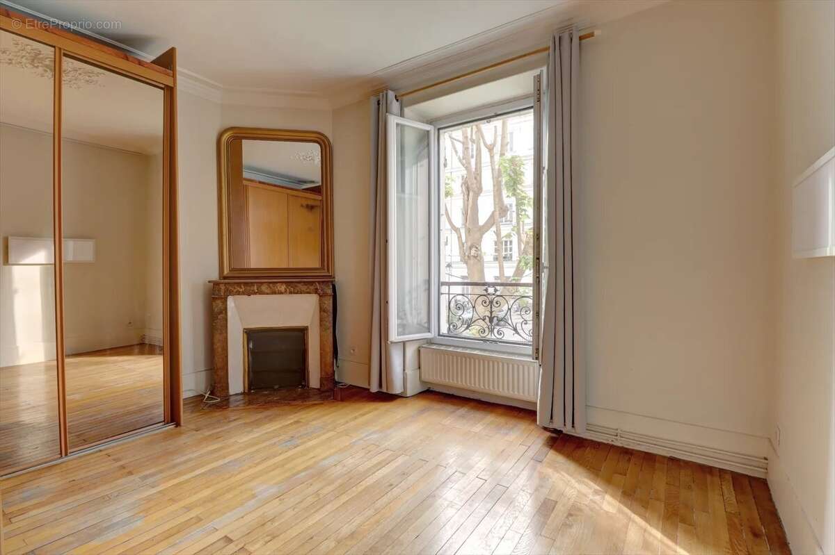 Appartement à PARIS-19E