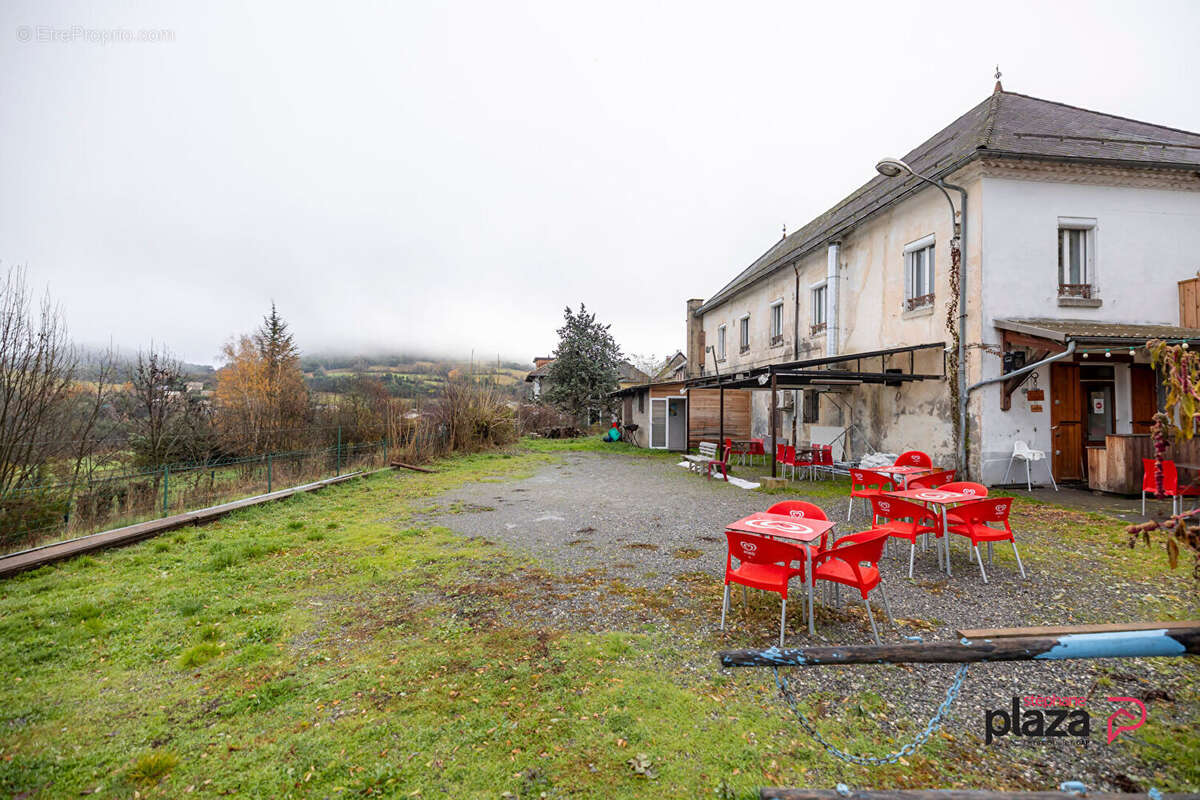 Commerce à LA BREOLE