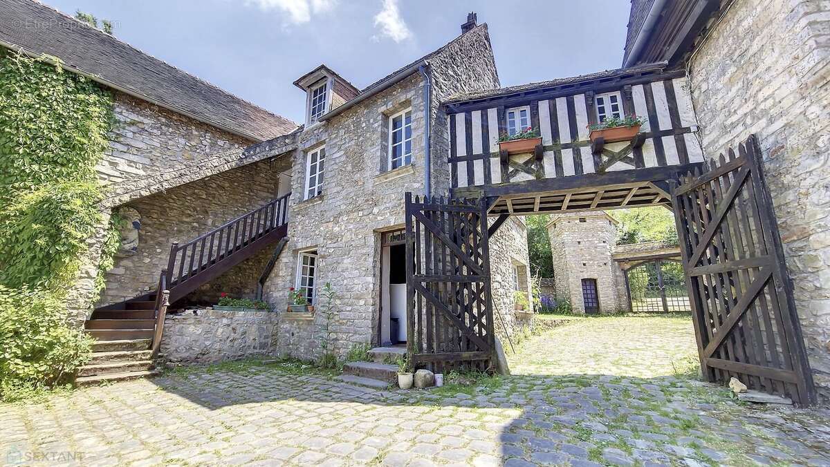 Maison à SAINT-YON