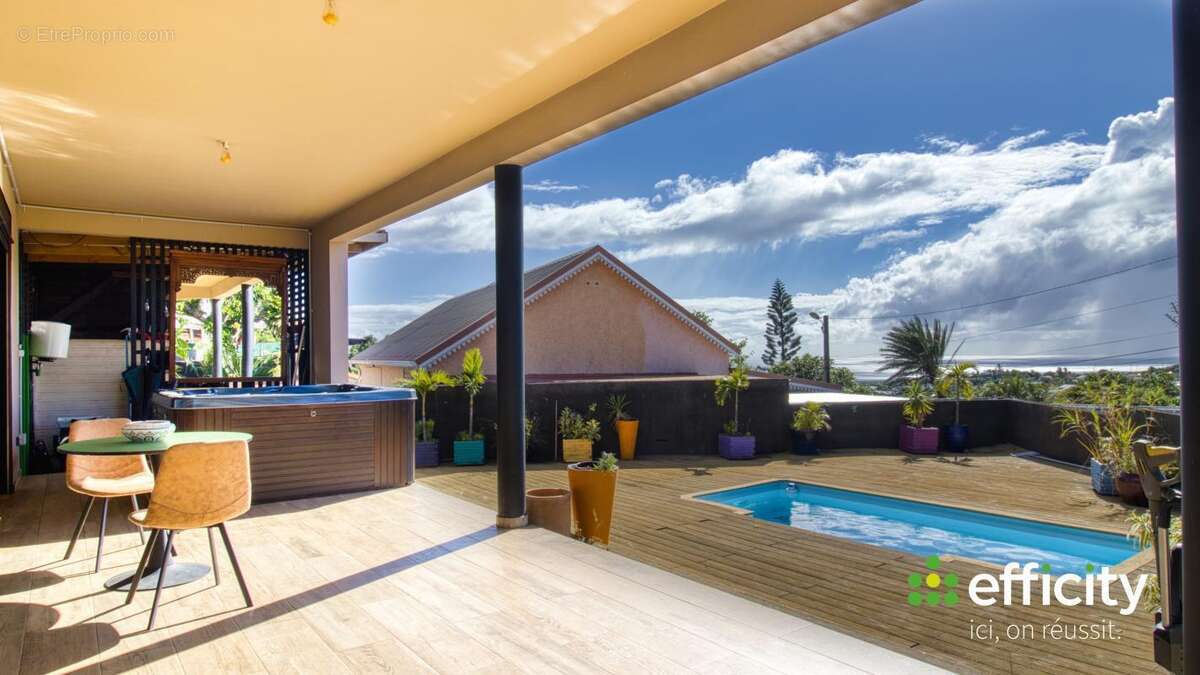 Maison à SAINT-DENIS