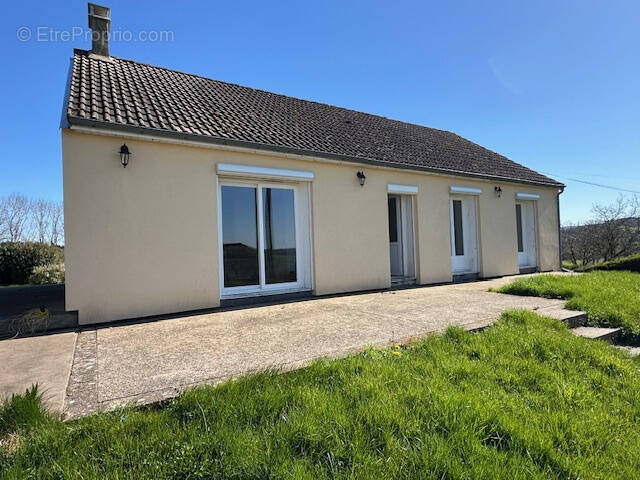 Maison à CHASTELLUX-SUR-CURE