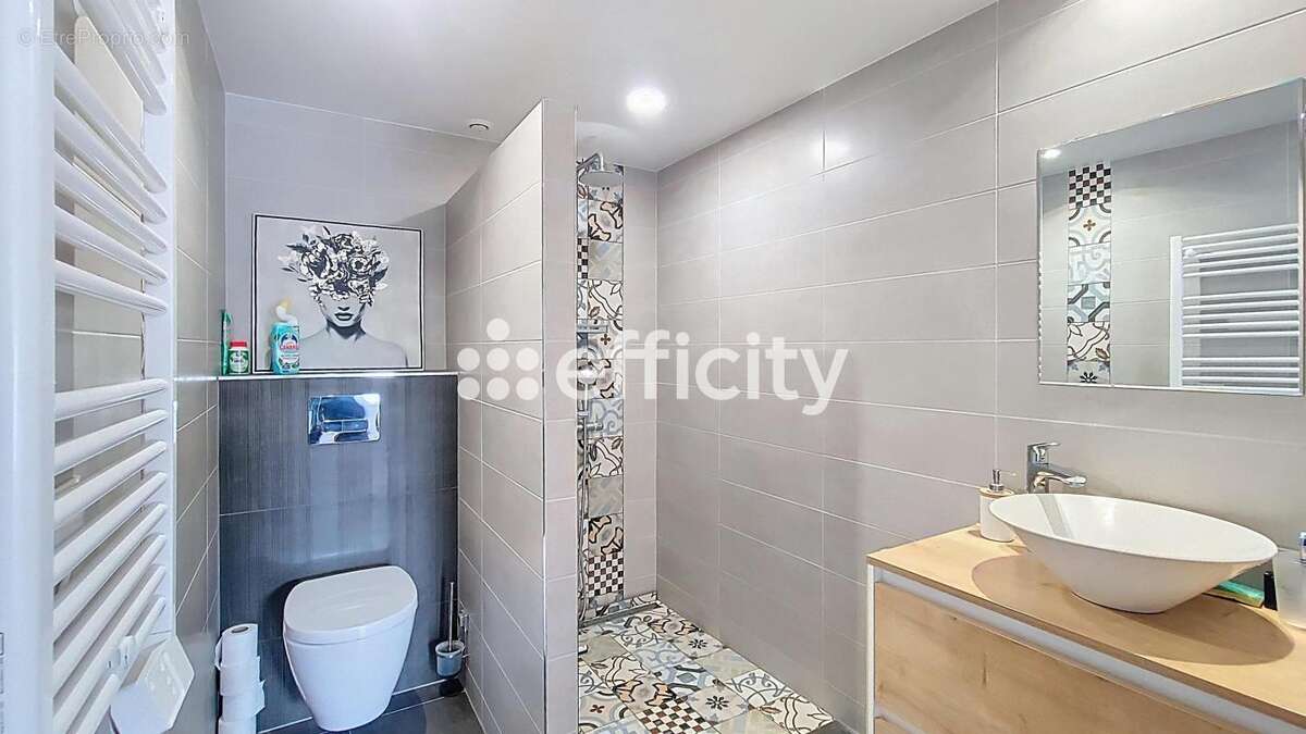 Maison 170 m² à La Genetouze  - photo 5