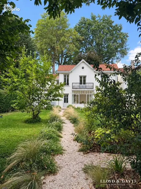 Photo Maison à Vaucresson au prix de 1 270 000€