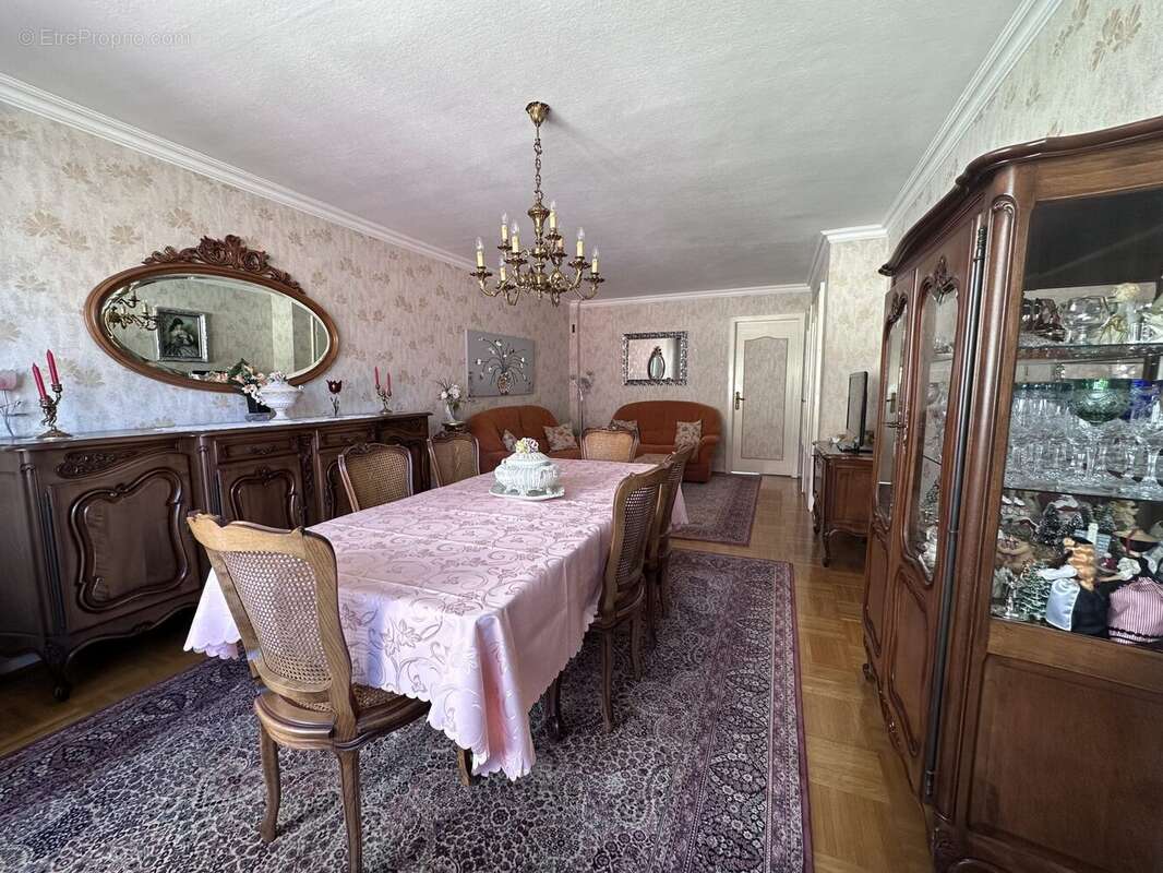 Salle à manger + salon-séjour - Appartement à STRASBOURG