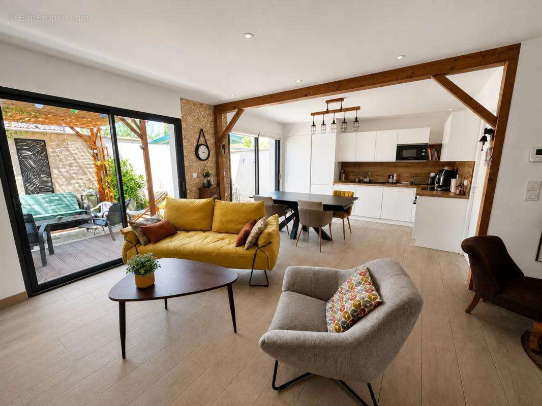 Maison de 4 pièces de 95 m² à Crémieu - photo 2