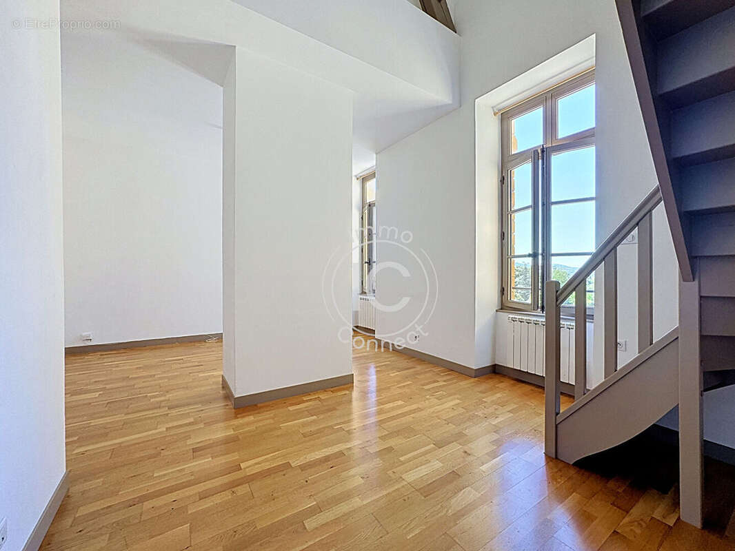 Appartement à SAINTE-FOY-LES-LYON