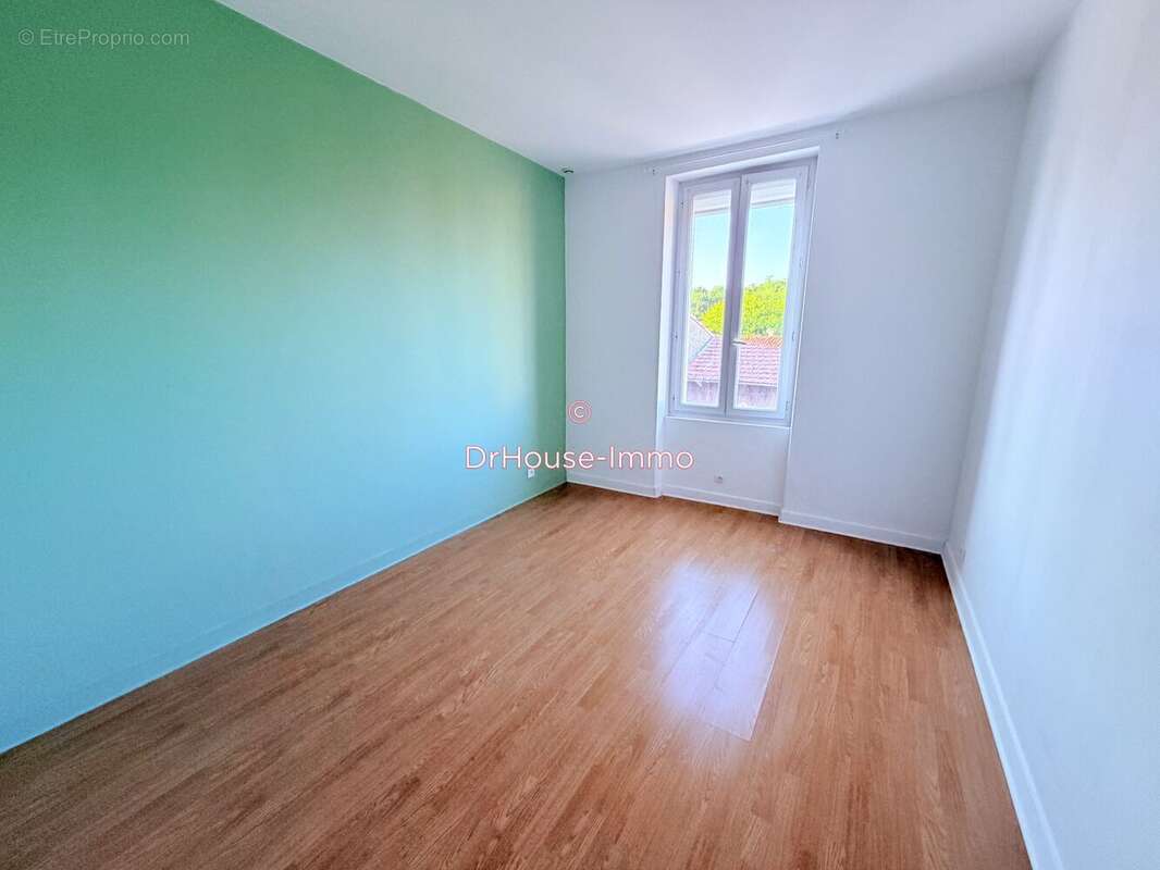 Maison 120 m² à Saint-Laurent-Medoc  - photo 8