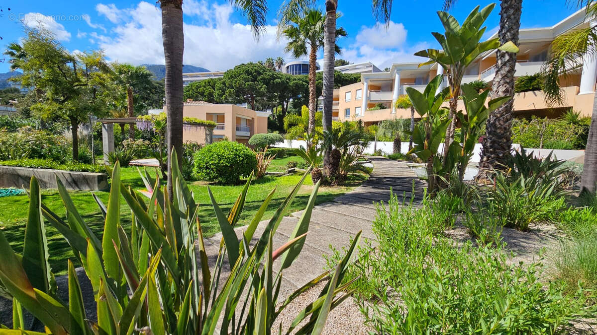 Appartement à ROQUEBRUNE-CAP-MARTIN