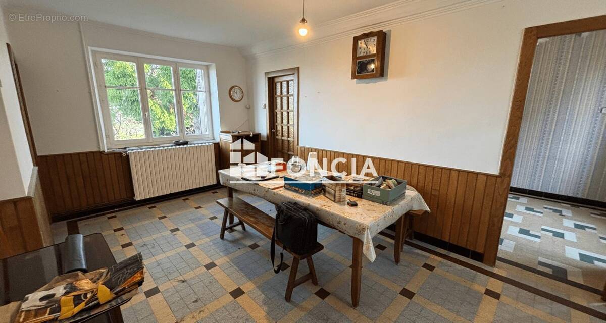 Maison à FRESNAY-SUR-SARTHE