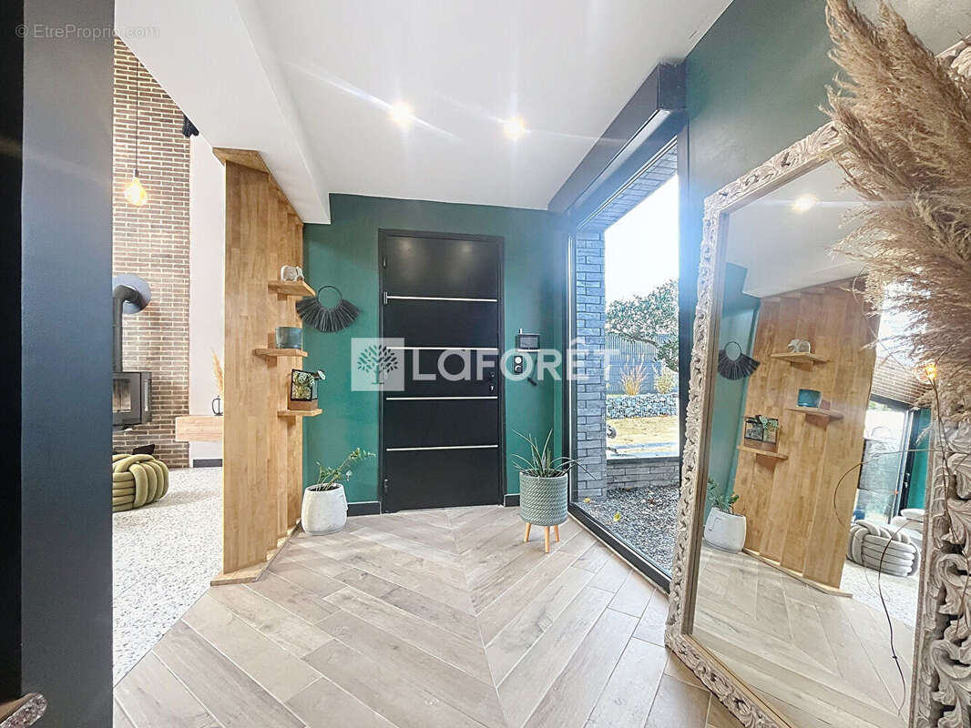 Maison à SAINT-OUEN-DE-THOUBERVILLE