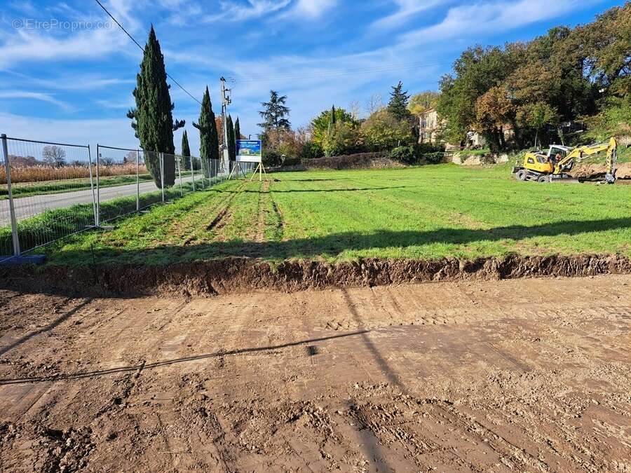 Terrain à VILLELAURE