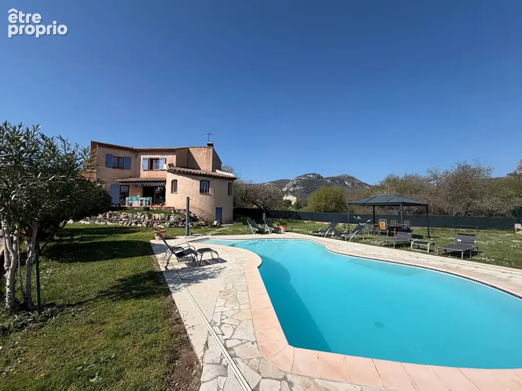 LA GAUDE - Maison  4 pièce(s) 154 m2 avec Piscine - photo 2