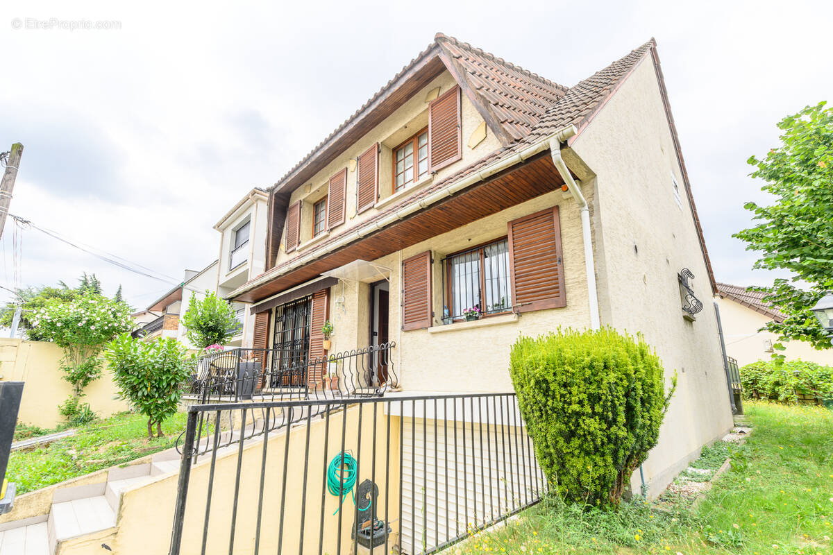 Maison à LE BLANC-MESNIL