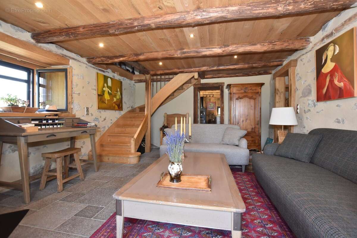 Maison 76 m² à Le Monteil  - photo 4