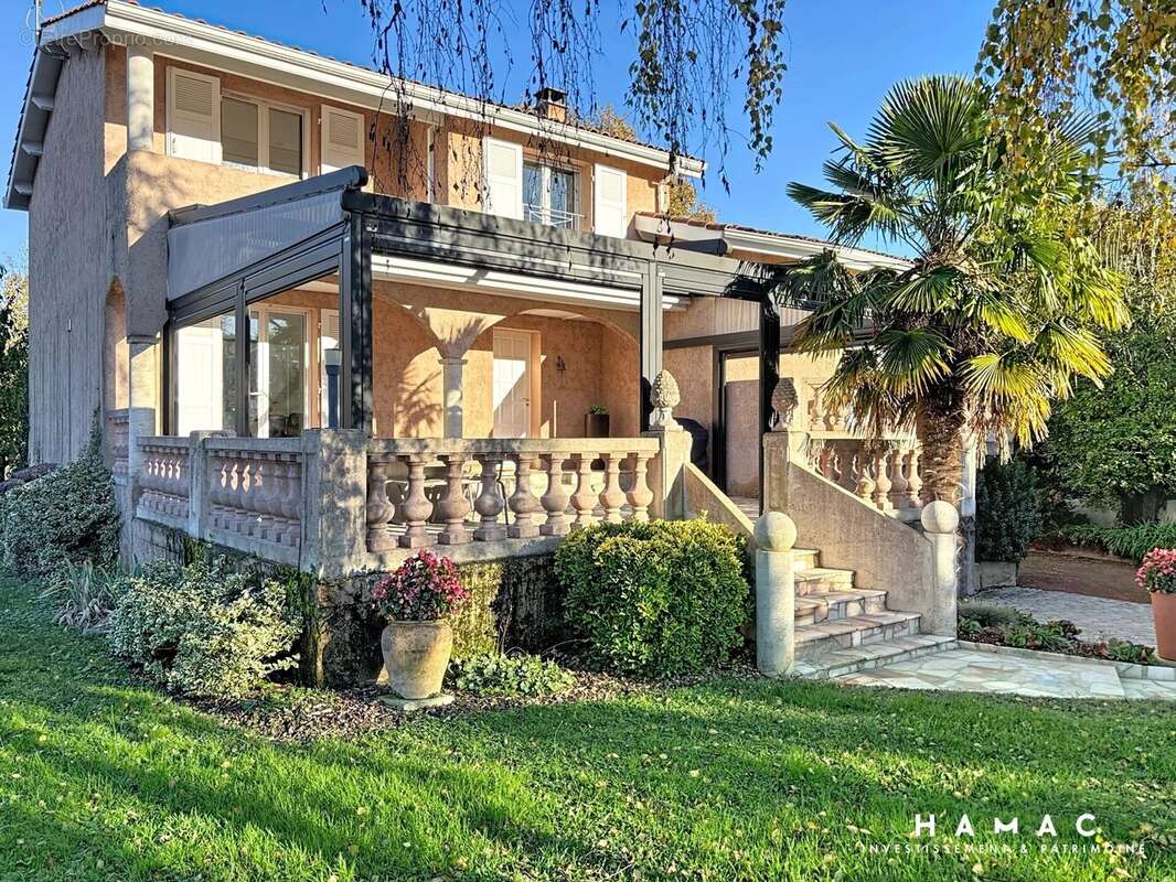 Maison à GREZIEU-LA-VARENNE