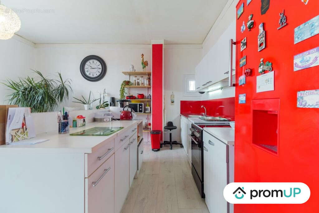 Maison à SAINT-ROMAIN-LE-PUY