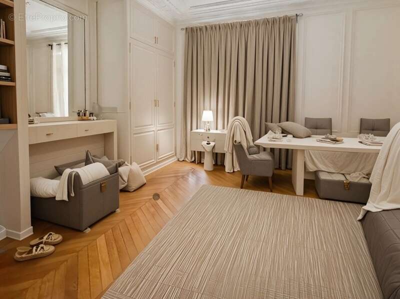 Appartement à PARIS-17E