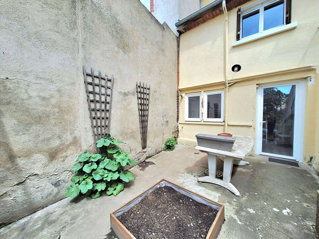 Maison à MONTLUCON