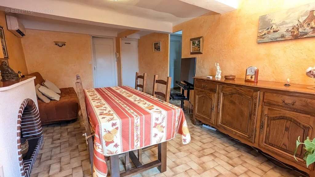 Appartement à CARCES
